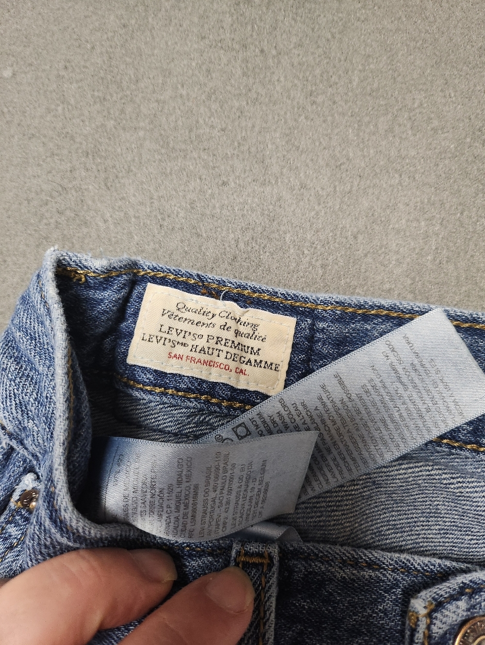 Levi's “High Loose” Premium Blue Denim Jeans - Picture 8 of 16
